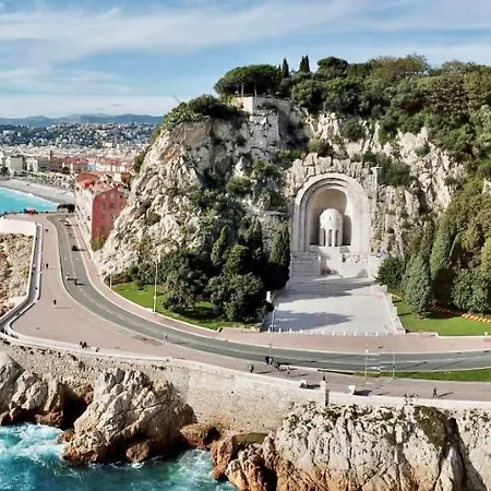 3 Pieces A Apartment