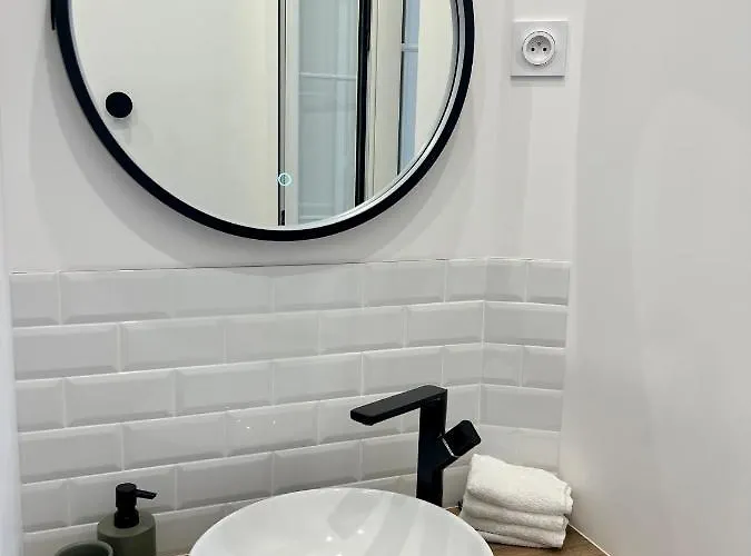 Apartment 3 Pieces A *