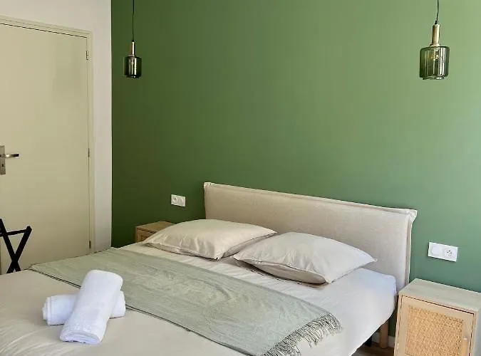 Apartment 3 Pieces A *