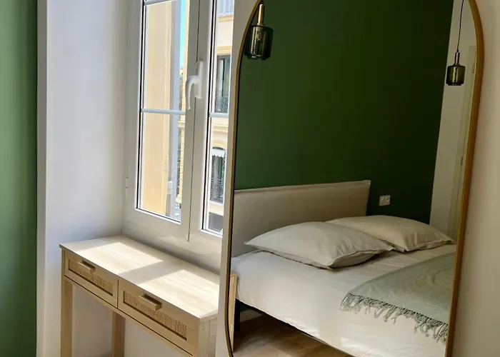 Apartment 3 Pieces A *